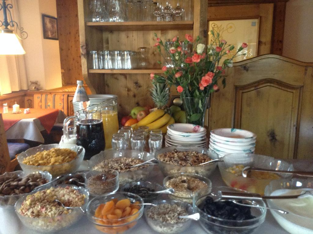 Hotel Garni Almhof Seefeld in Tirol Bagian luar foto