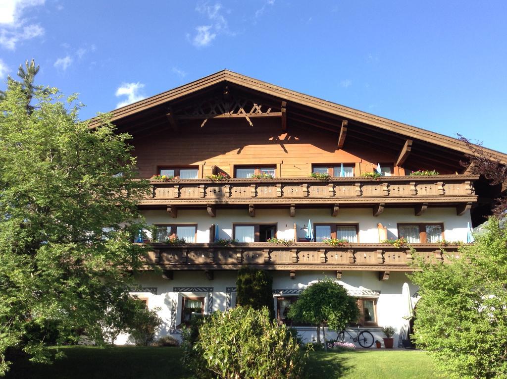 Hotel Garni Almhof Seefeld in Tirol Bagian luar foto