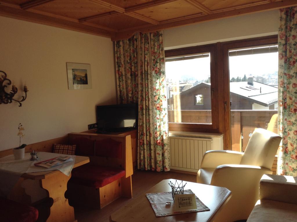 Hotel Garni Almhof Seefeld in Tirol Bagian luar foto
